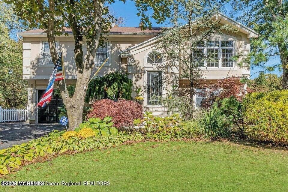 541 Frank Applegate Road – photo 2