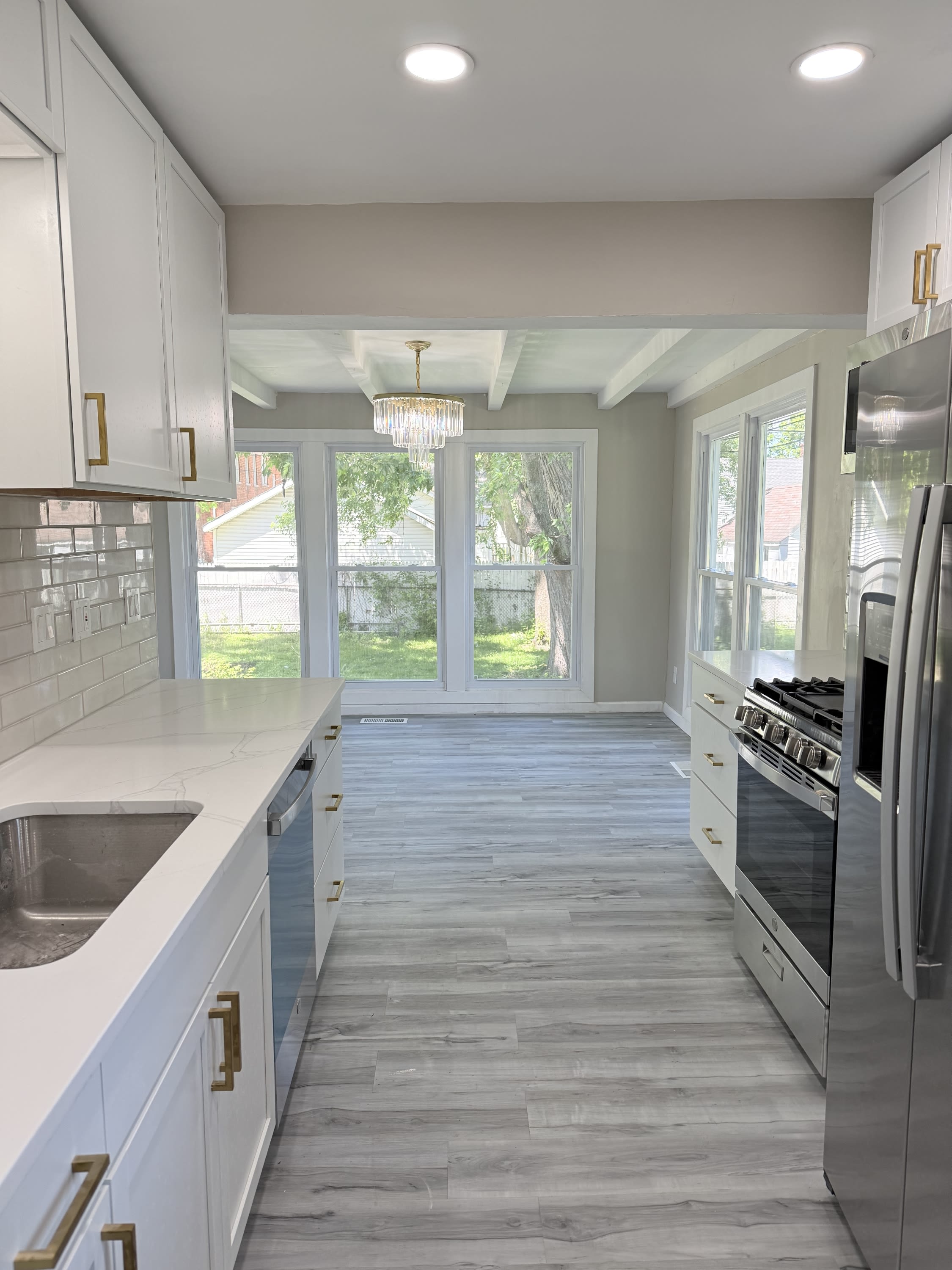 266 West Bennett Avenue – photo 5