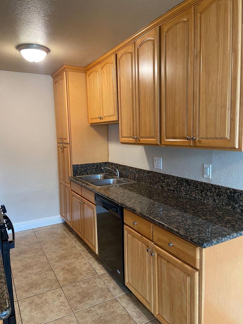Remodeled Citrus Heights Four-Plex unit, 2 Bdrm, 1 Bath – photo 3