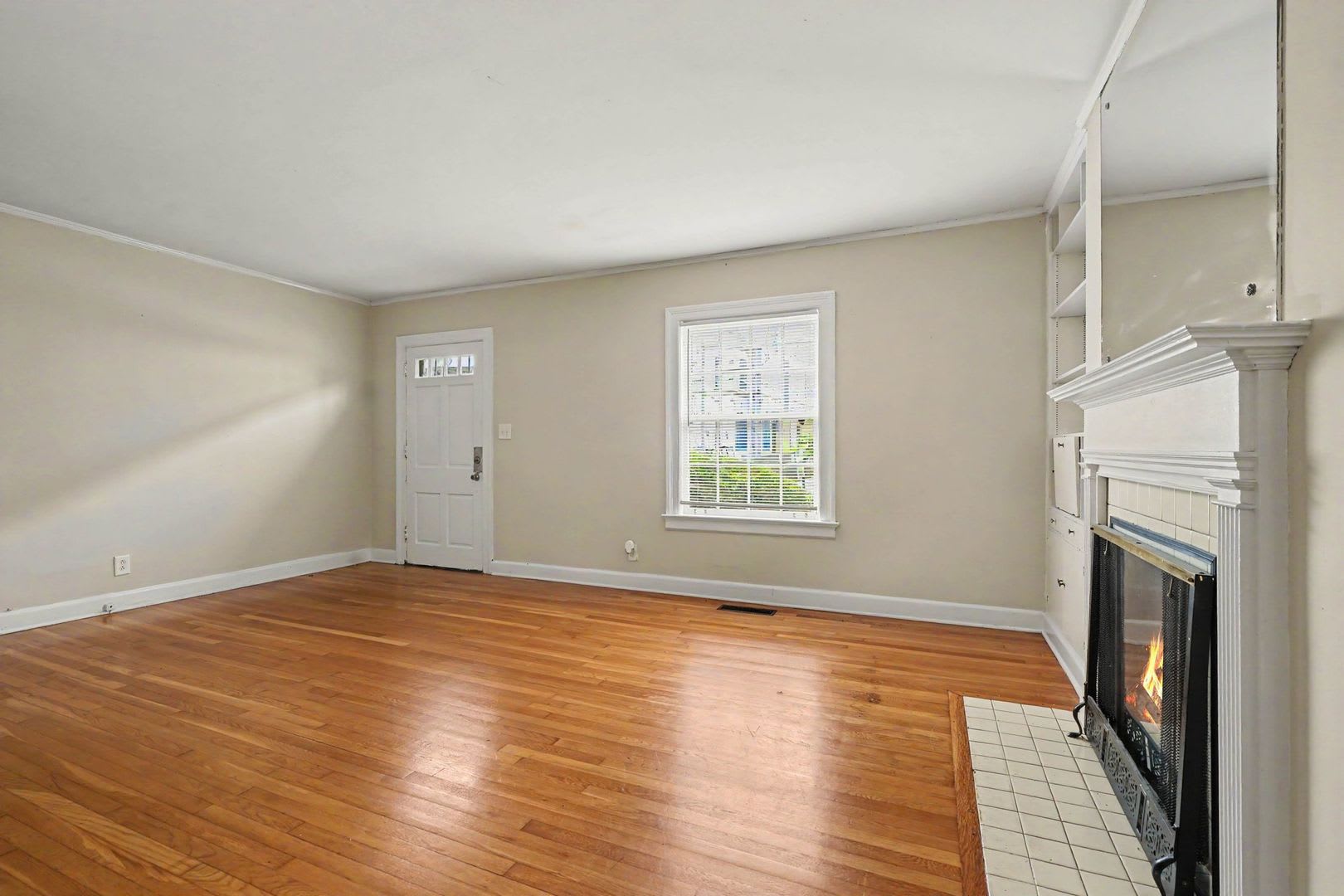 Great Emory Area Rental – photo 3
