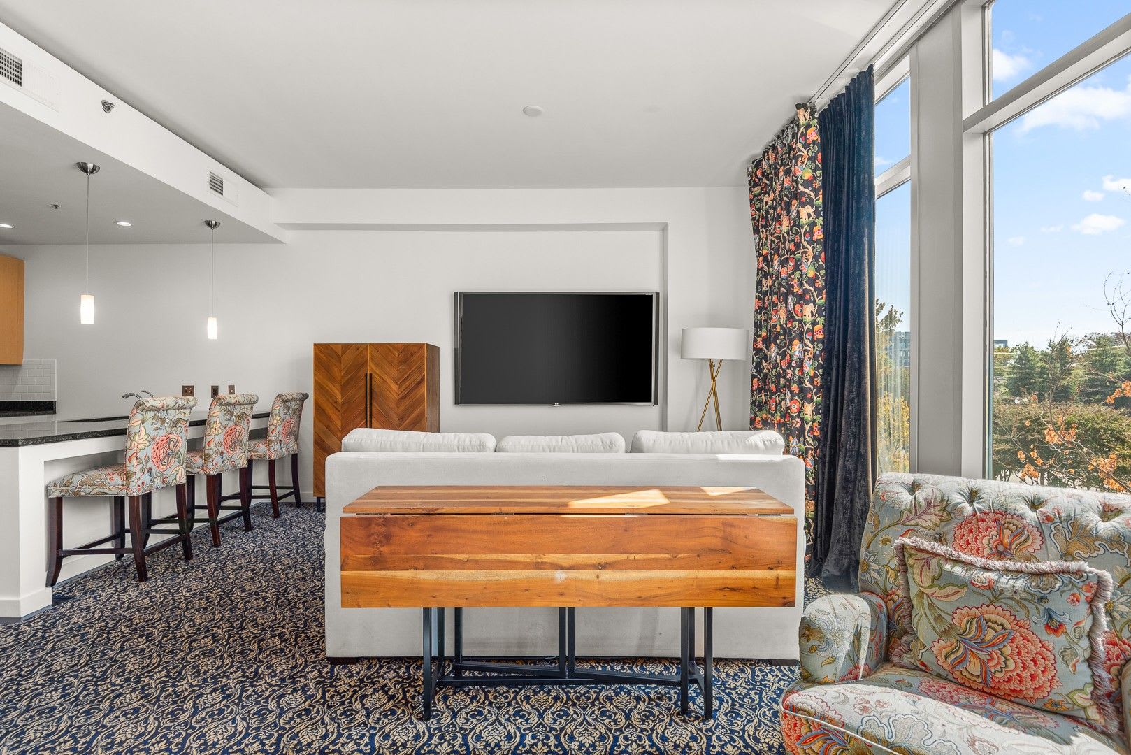 Fully Furnished Studio Condo at The Adelicia – photo 2