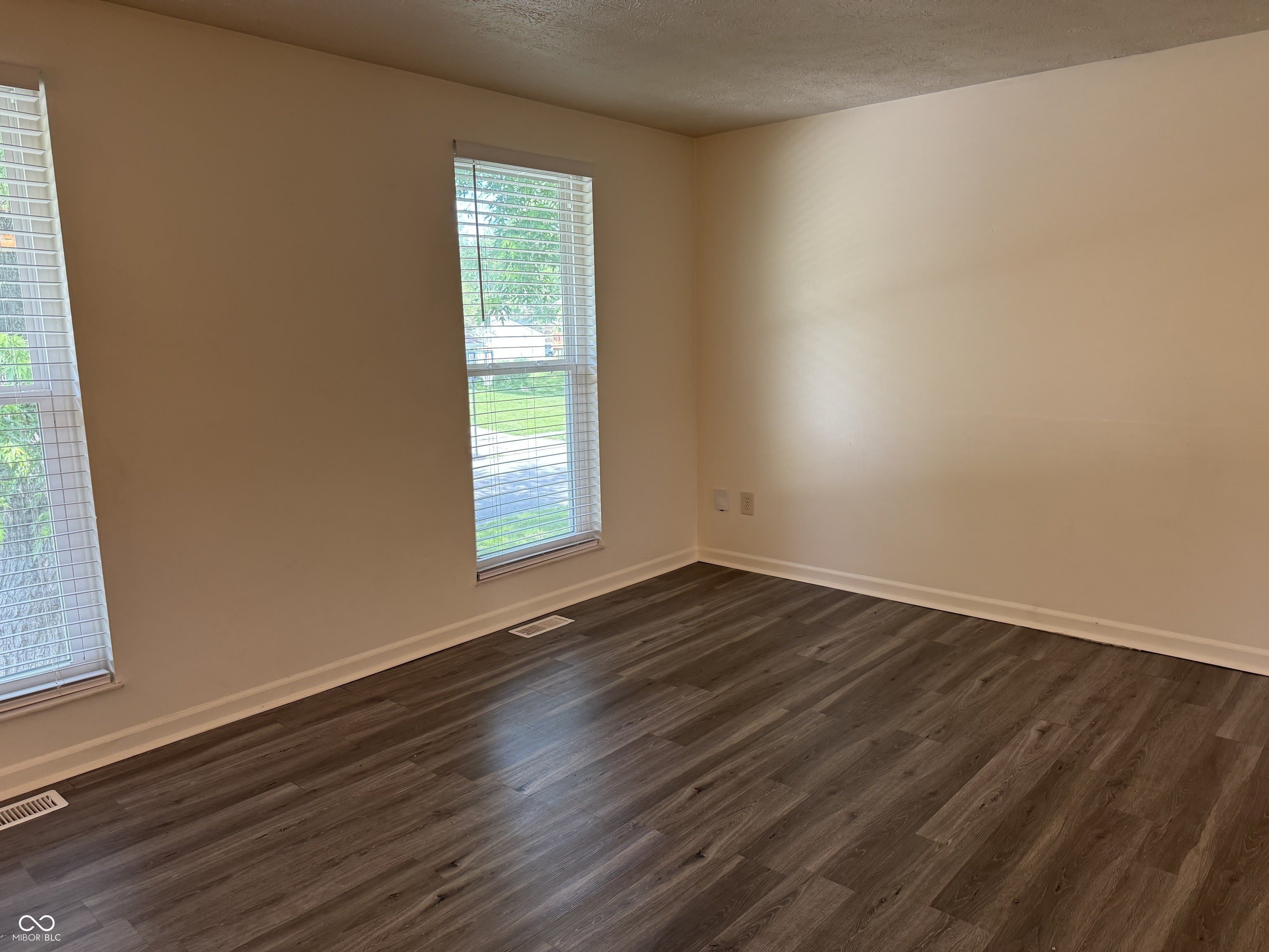 7717 Cambridge Drive – photo 3