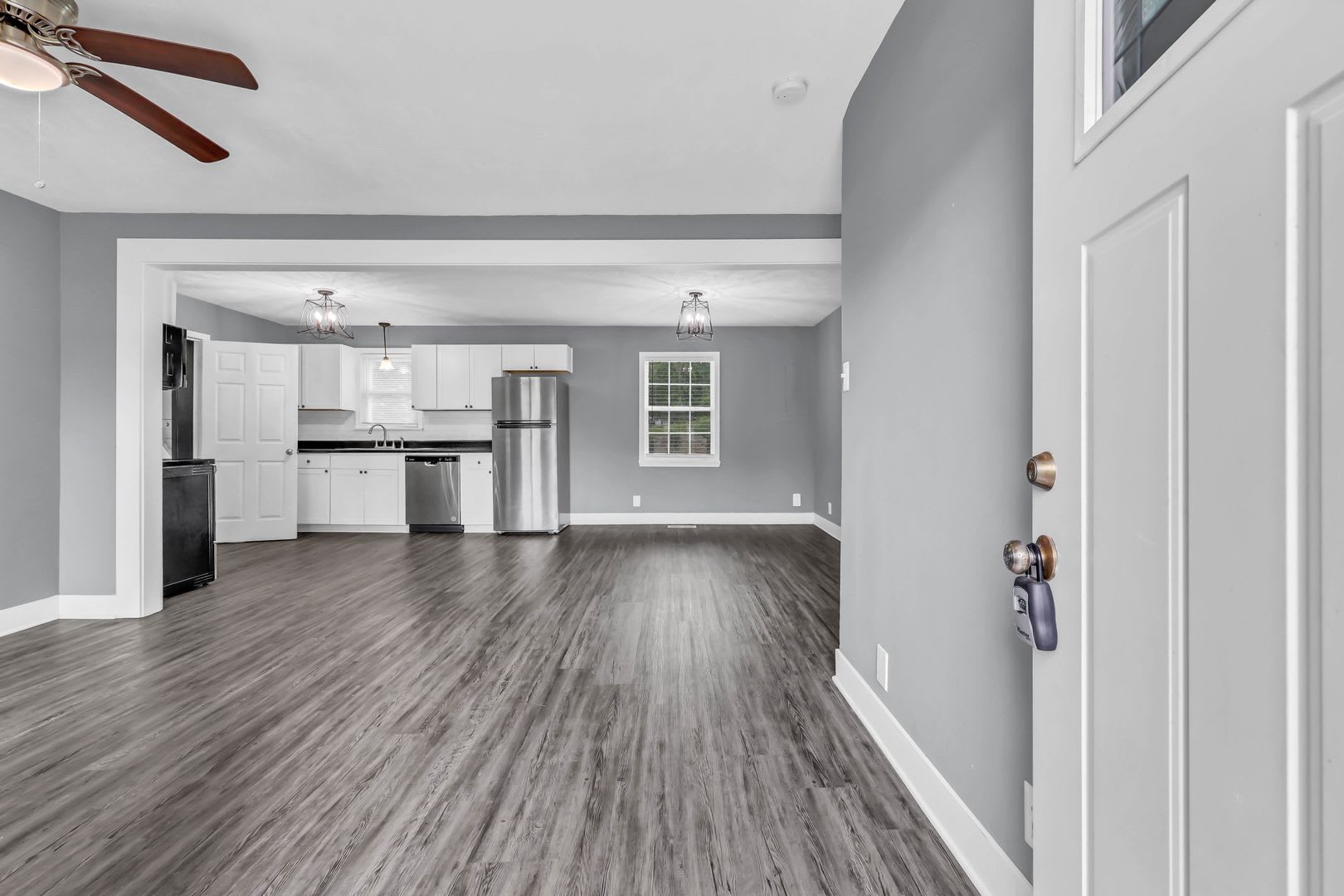 135 North Meadow Drive – photo 3