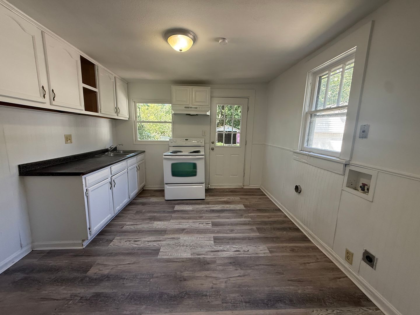 3 bedroom 2 full bathroom available now! – photo 4