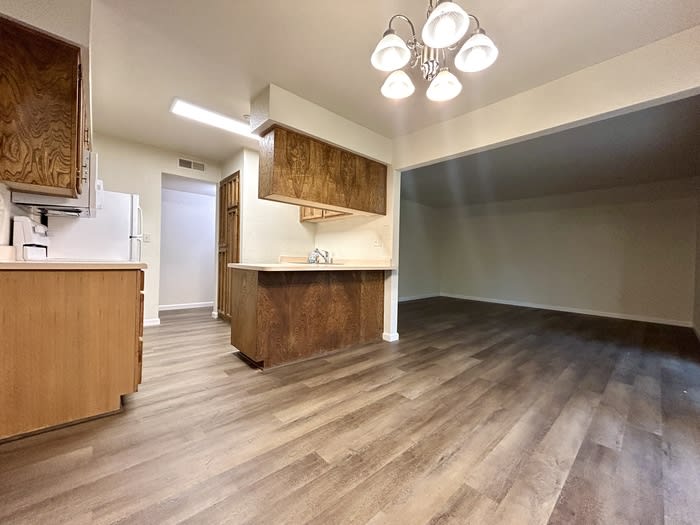6241 Riverside Boulevard – photo 4