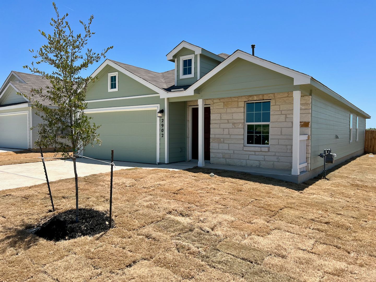 Awesome 4 Bed / 2 Bath – photo 2