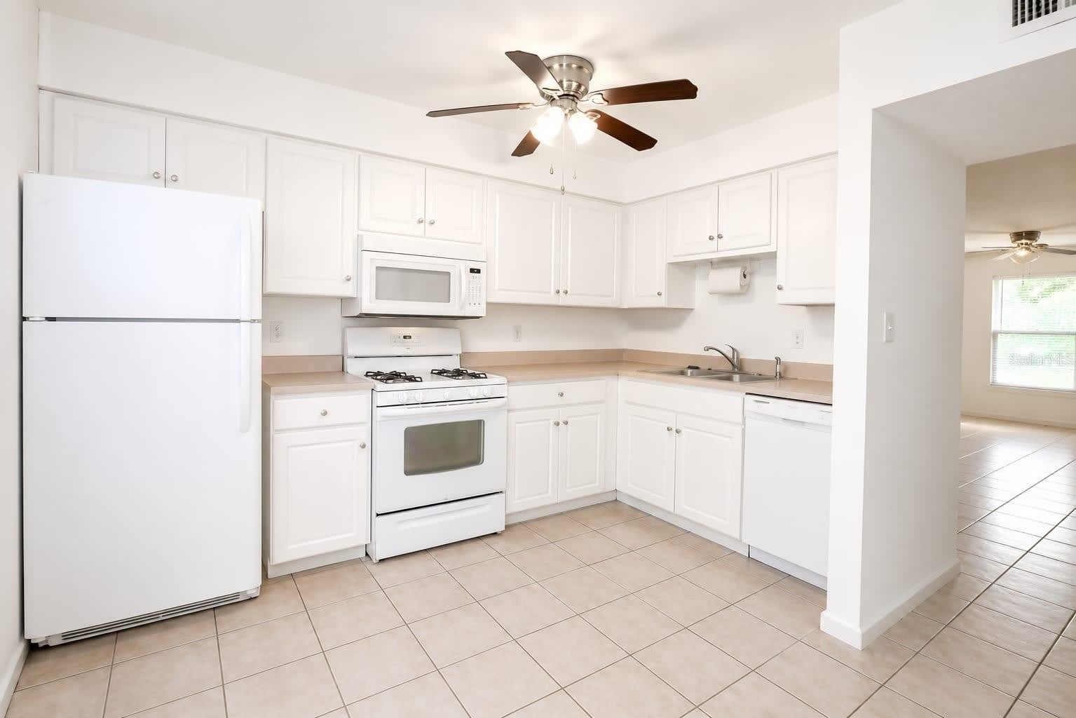 5850 CYPRESS GARDENS Boulevard – photo 4