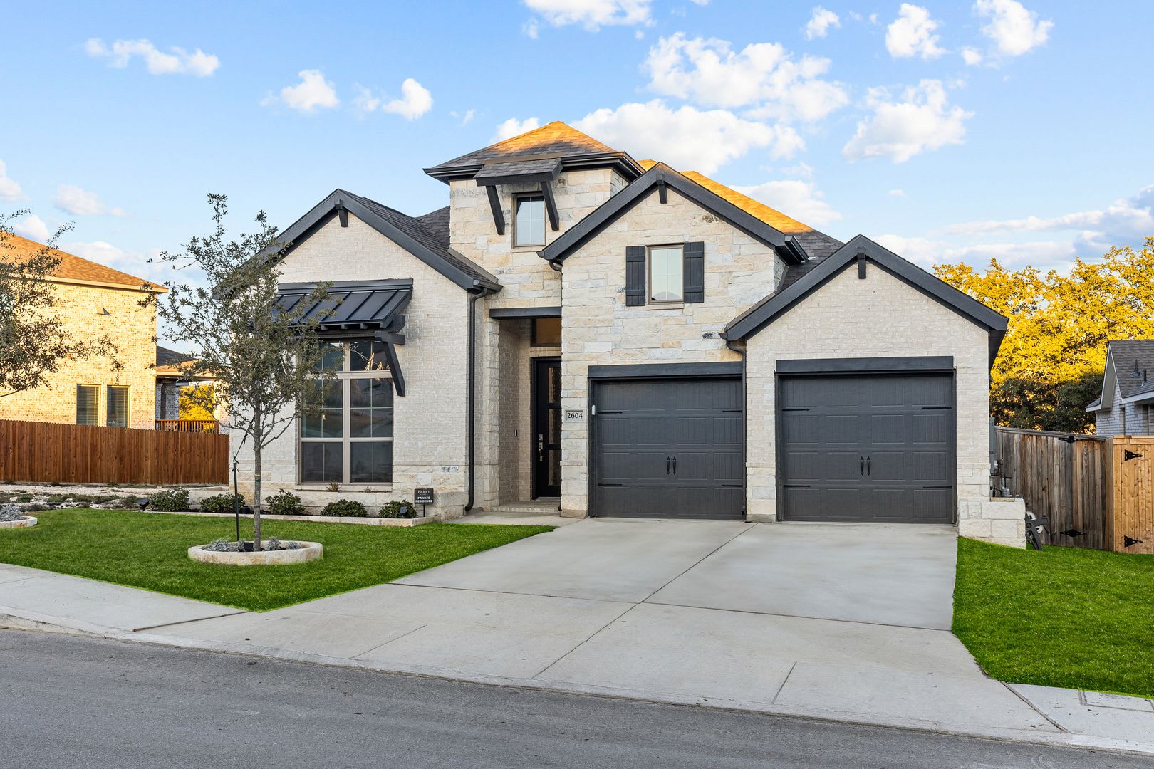 Elegant One Story Home With Modern Upgrades 4 Bed 3 Bath – photo 2