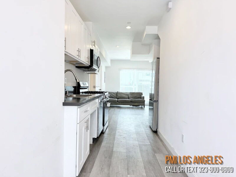 1258 Leighton Avenue – photo 2