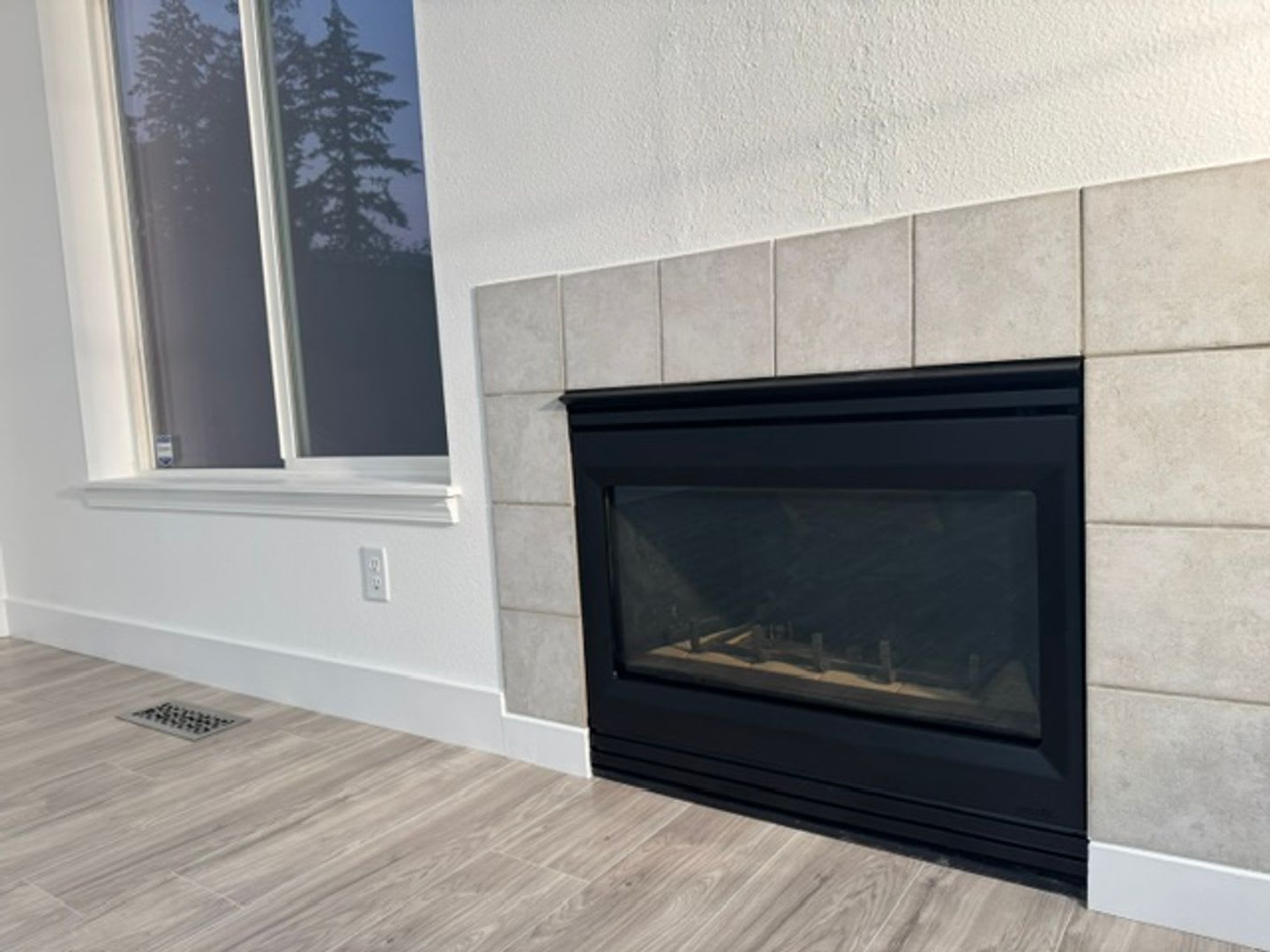 Spacious 3-Bedroom Beaverton Home with Attached Garage & Fireplace! – photo 4