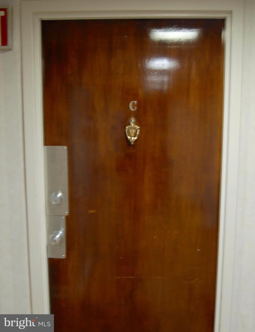 2405 I ST NW #2C – photo 2
