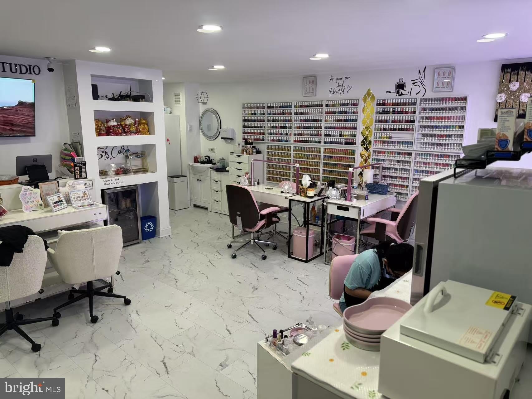 226 MOORE Street – photo 1