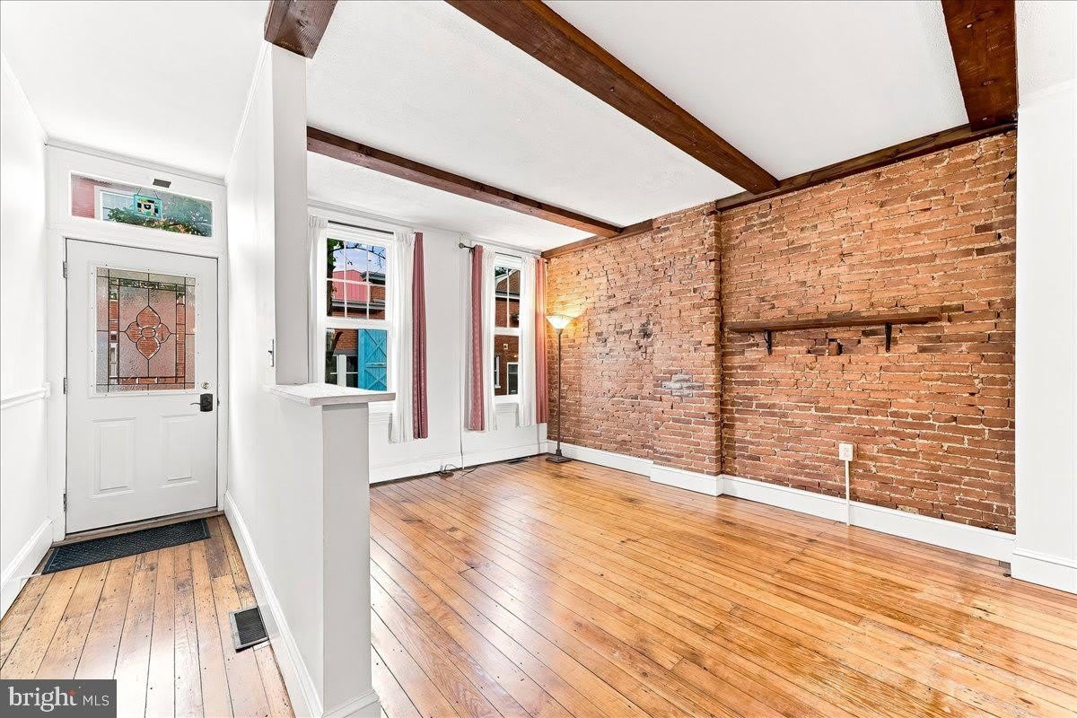 122 E MINER Street – photo 2