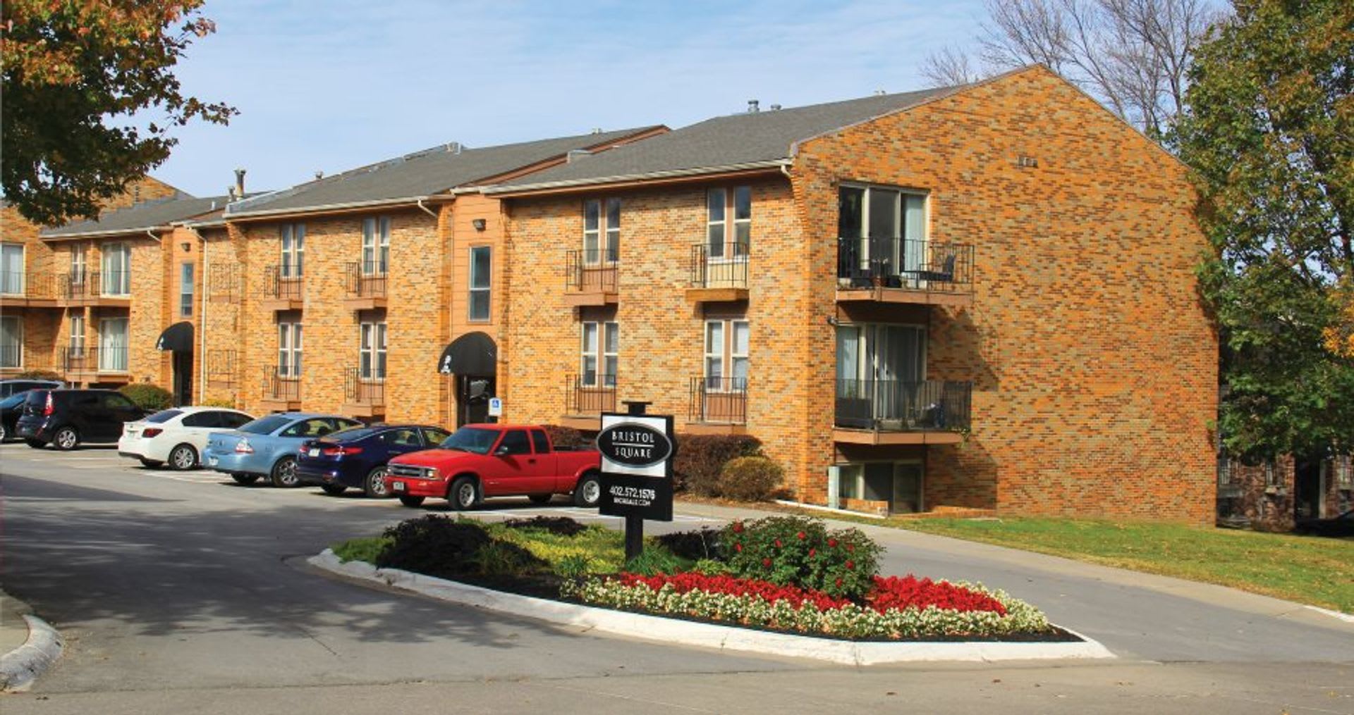 Bristol Square Apartments – photo 4