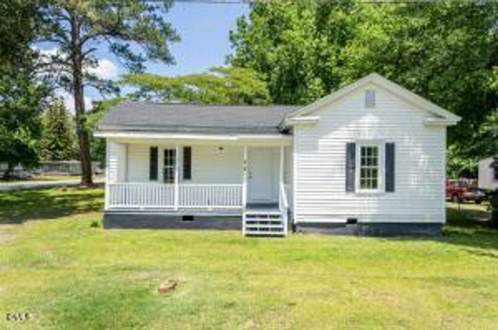 Recently Refreshed Two Bedroom Home! – photo 2
