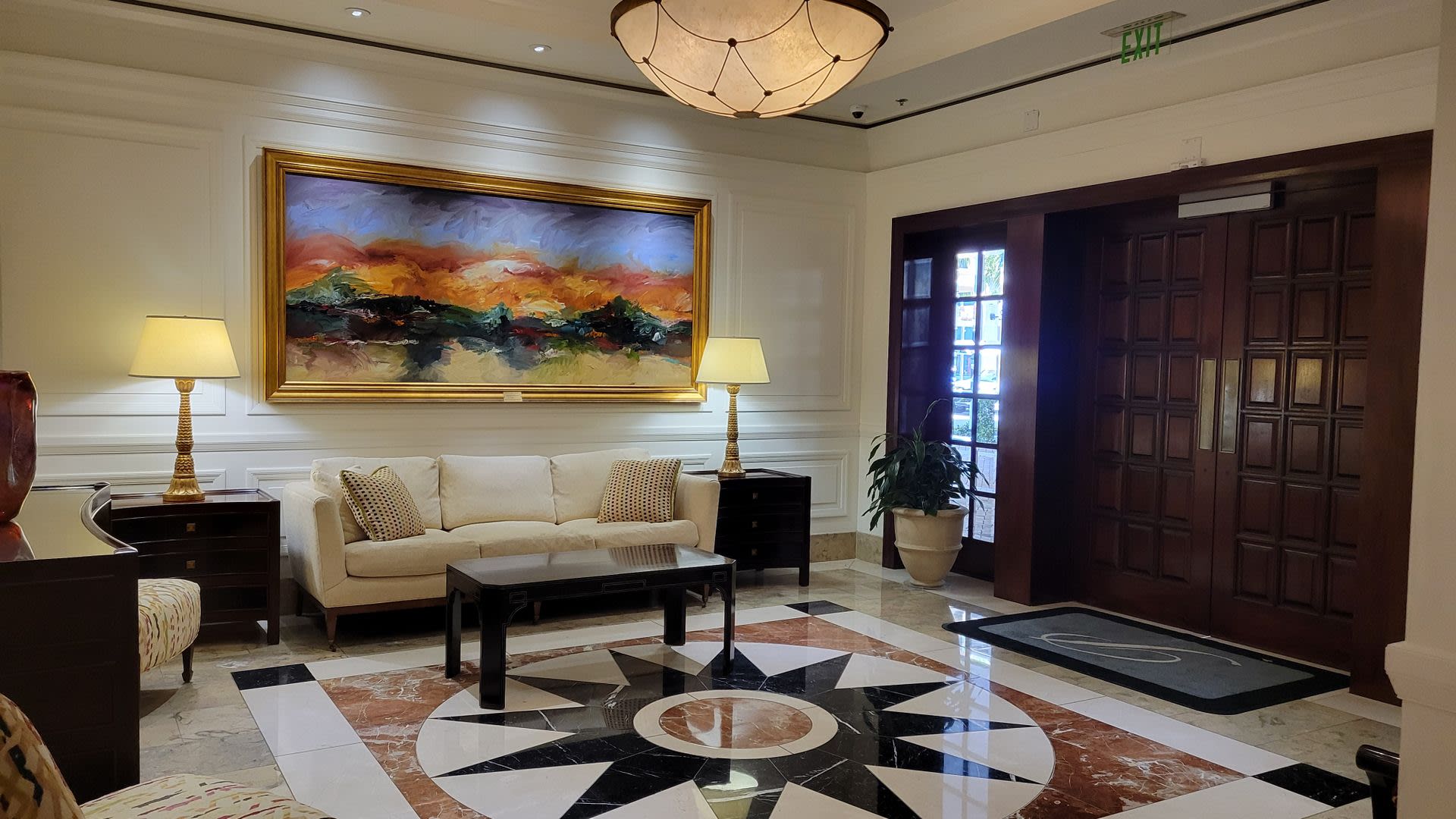 Short term ONLY luxury 2/2 condo in the heart of downtown Sarasota – photo 3