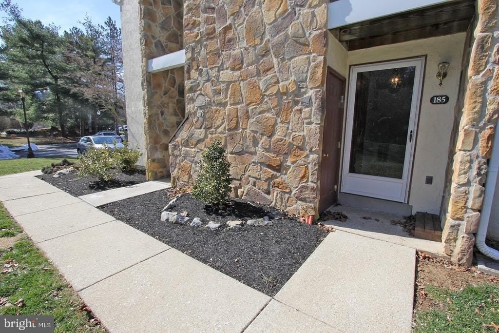 185 VALLEY STREAM CIRCLE – photo 1