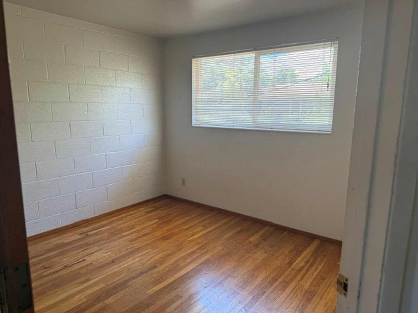 Light and Bright Two bedroom One bath Condo on the West side of Carson – photo 4