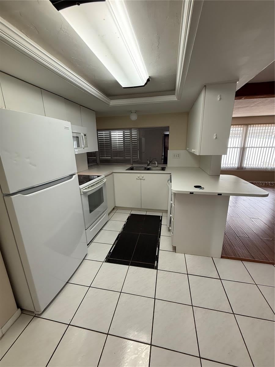 4216 HILLSDALE Drive – photo 3