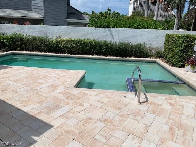 611 Bridgeway Ln – photo 2
