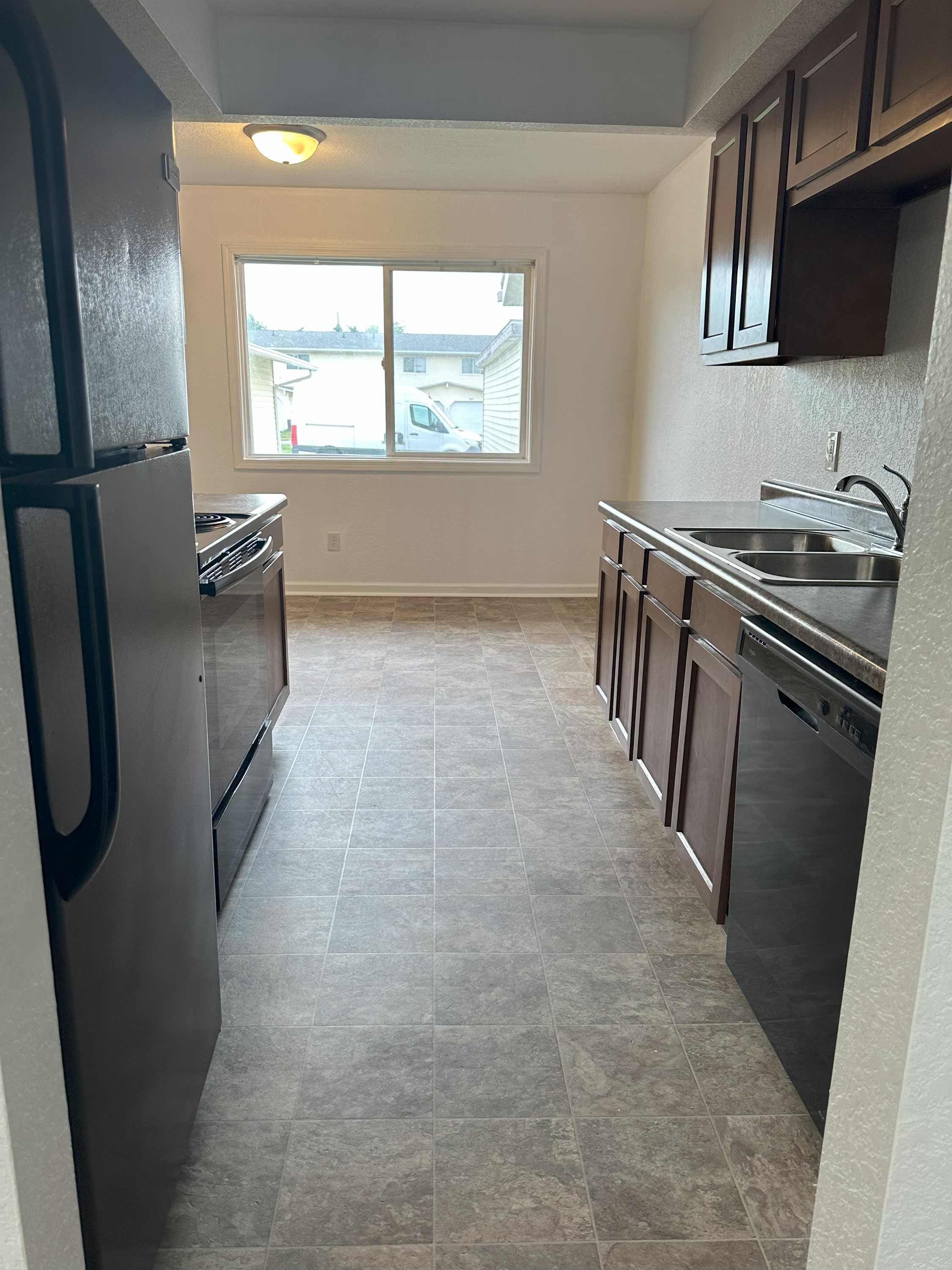 1005 N LINCOLN ST – photo 4