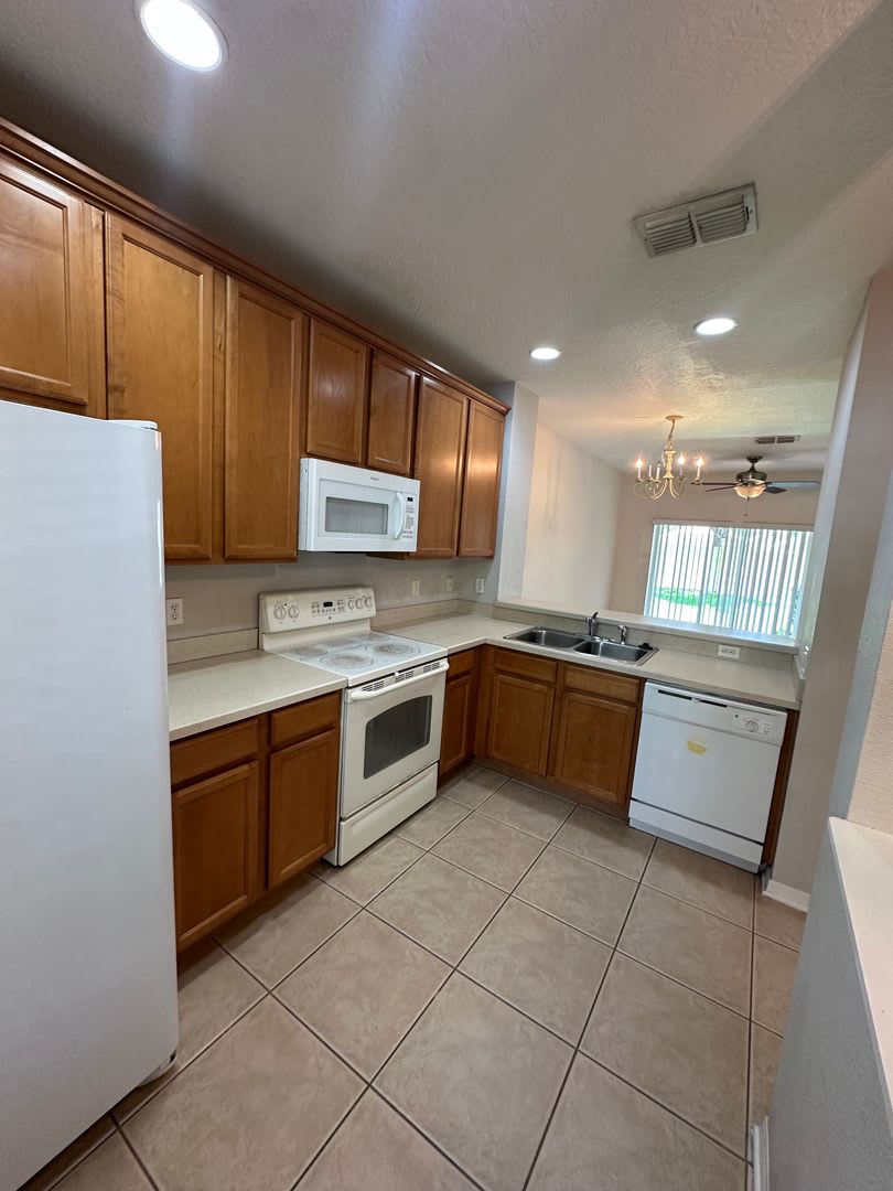 2 Bedroom 2 5 Bath Condo With Dual Primary Suites Available Now – photo 3