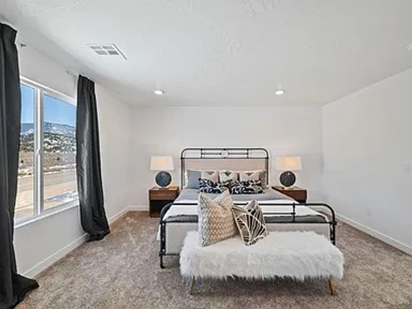 3 Bed Townhome-PET FRIENDLY! – photo 5