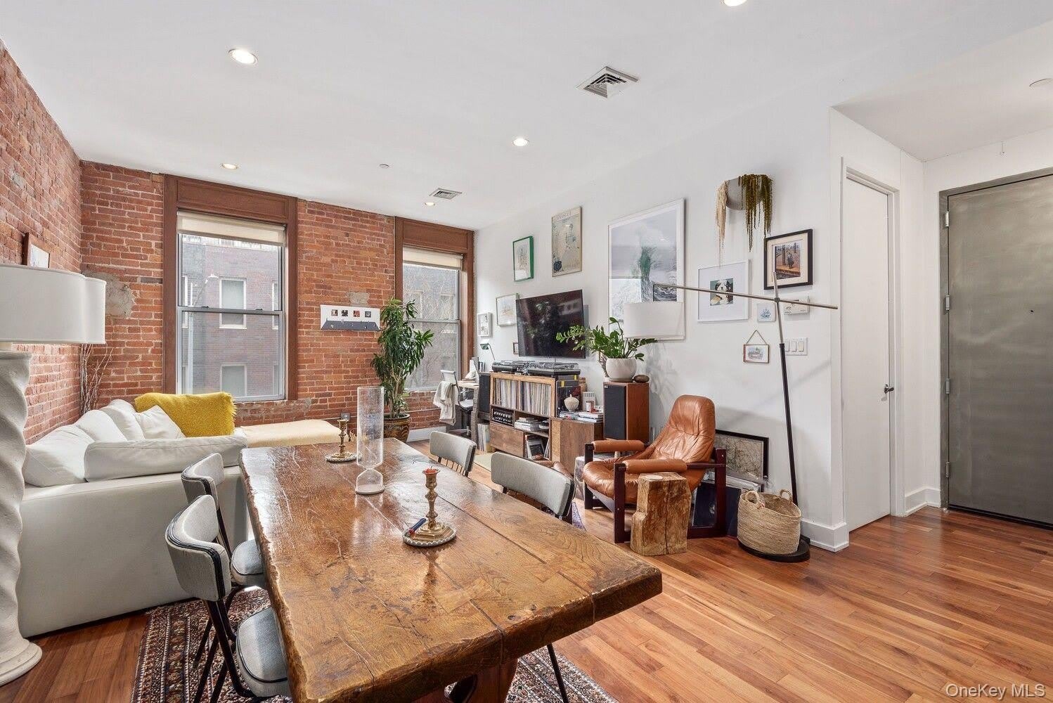 66 N 1ST Street – photo 2