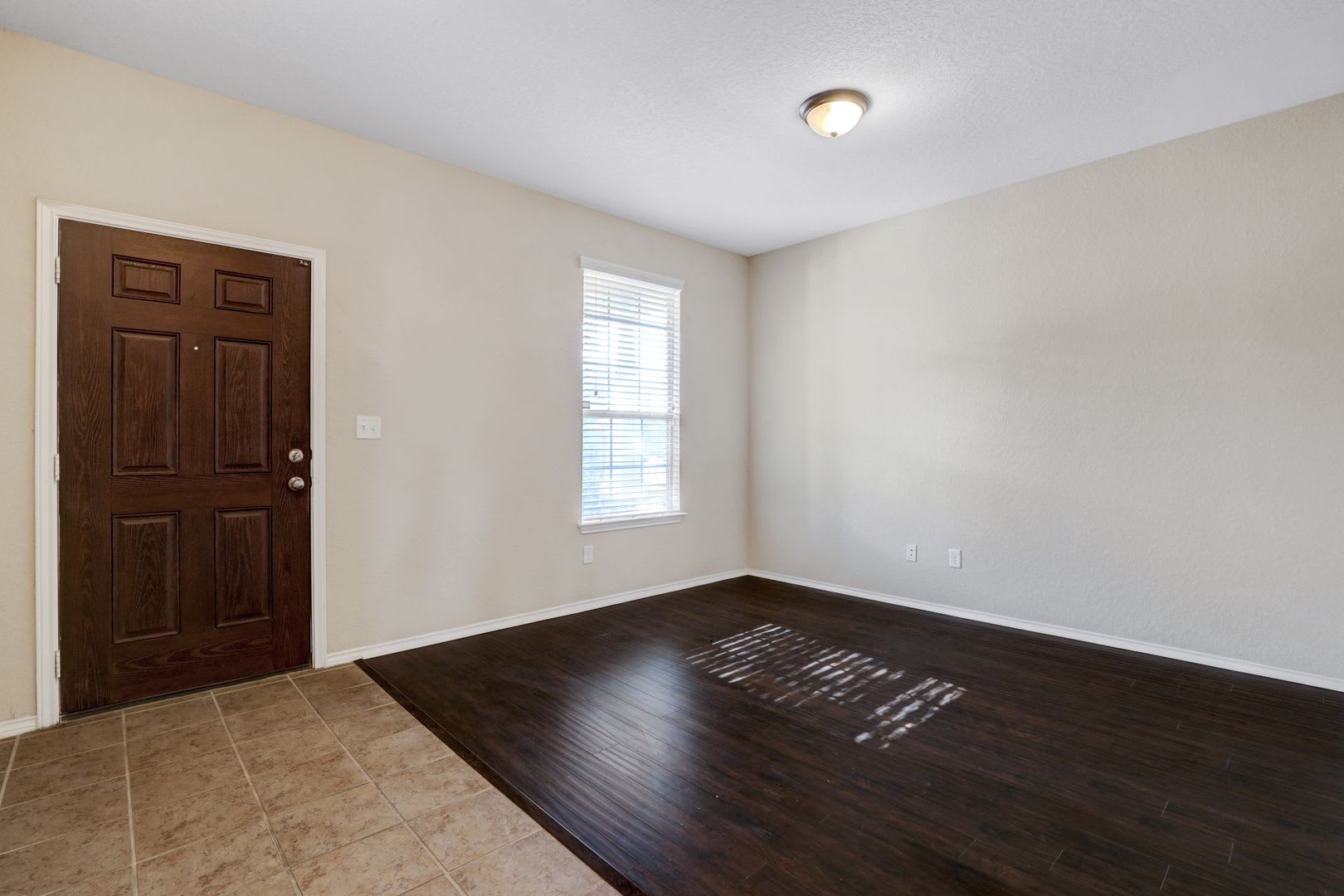 Modern Home with Spacious Backyard and Community Amenities in Monticello Ranch – photo 2