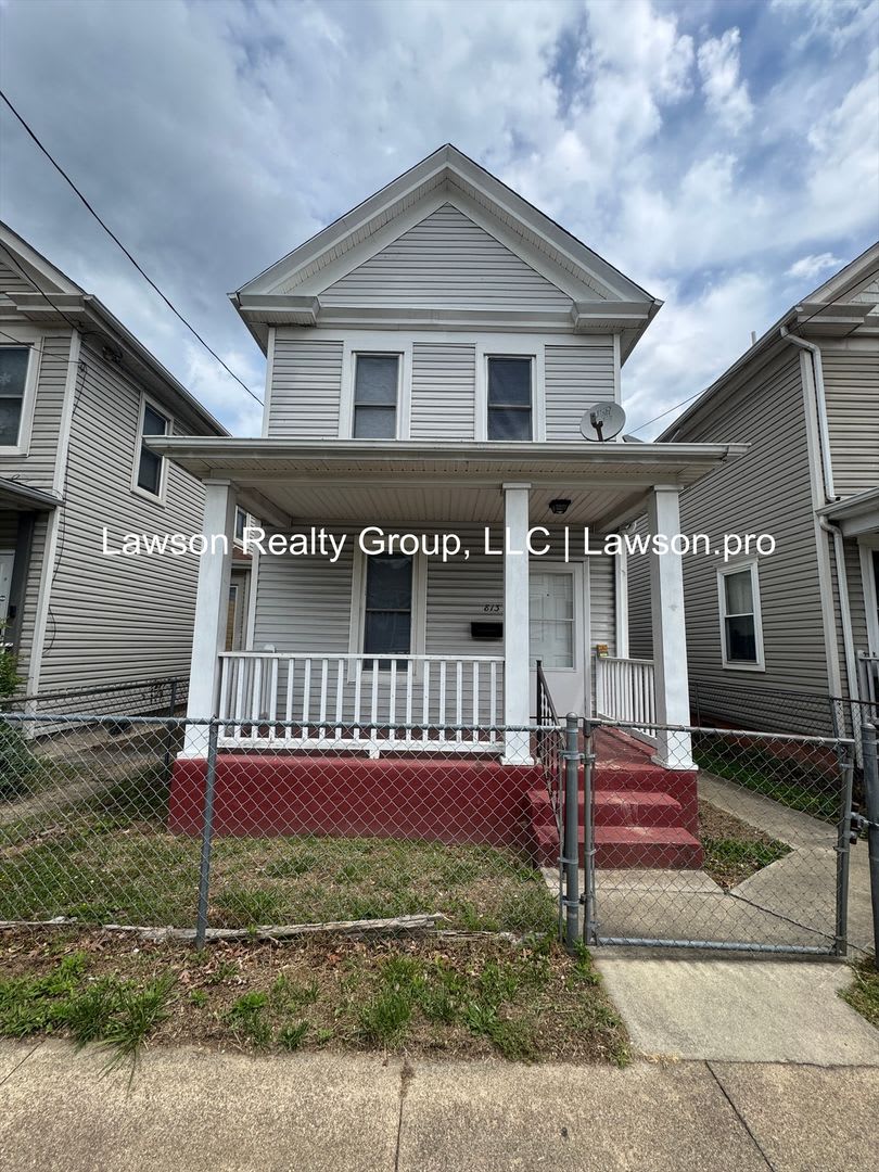Newly Updated House with Fenced Yard – photo 4