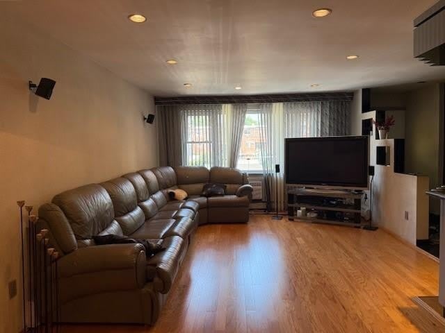 187 Bay 31st Street – photo 3