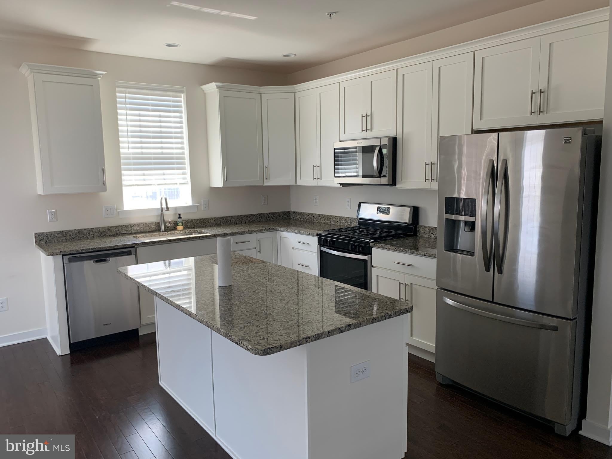 16 Manchester Drive – photo 2