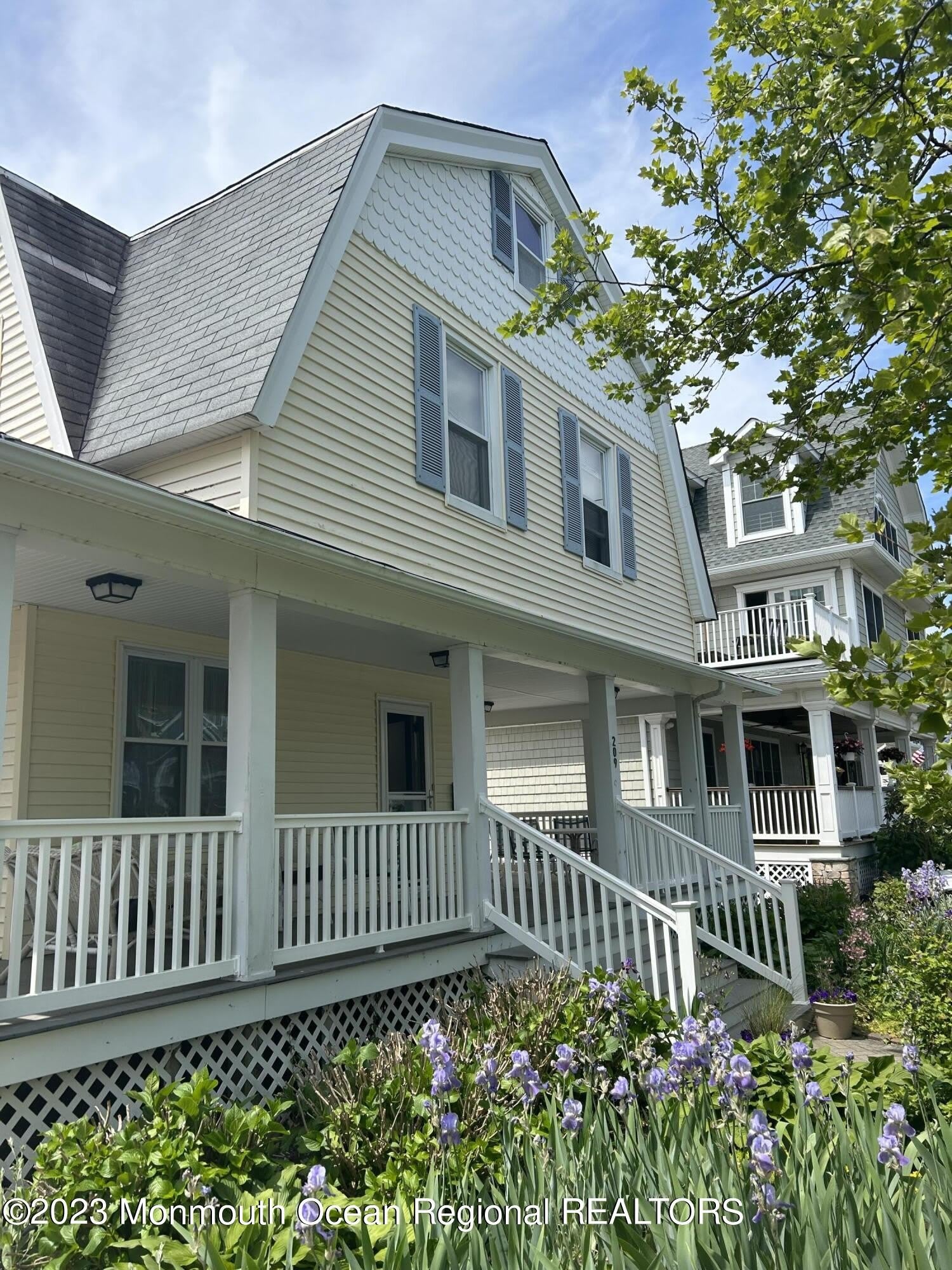 209 4th Avenue – photo 2