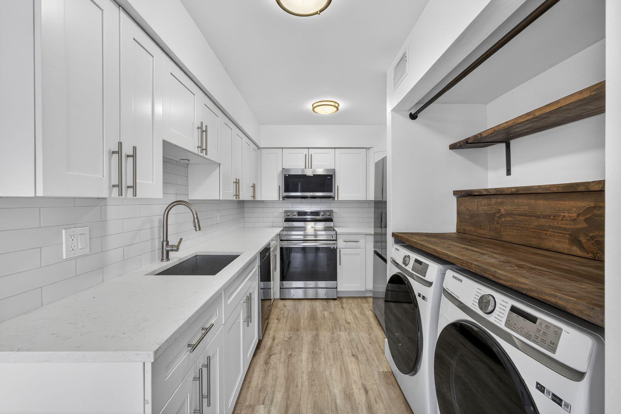 9746 Nickels Boulevard – photo 1