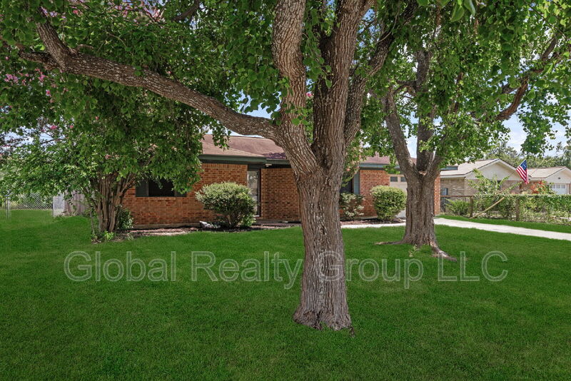 306 Meadow Dr – photo 3