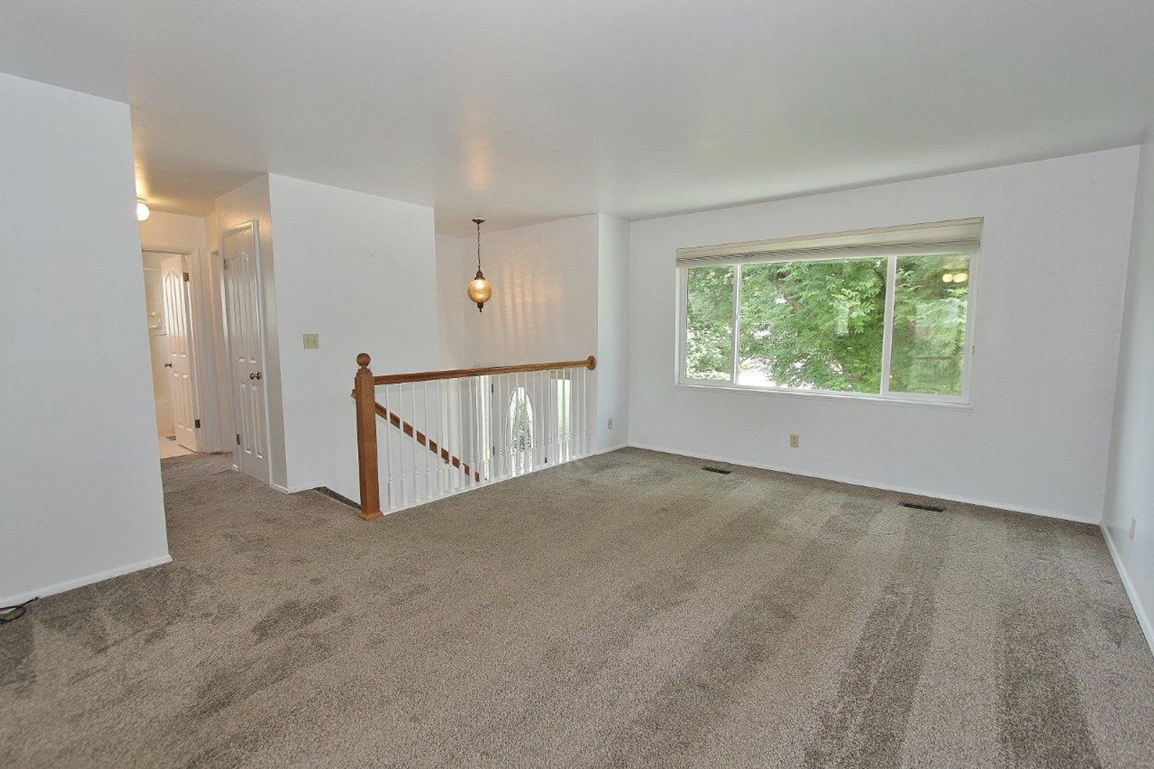 Charming Home On Quiet Cul De Sac – photo 3