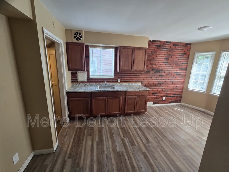 11035 Worden Street – photo 5