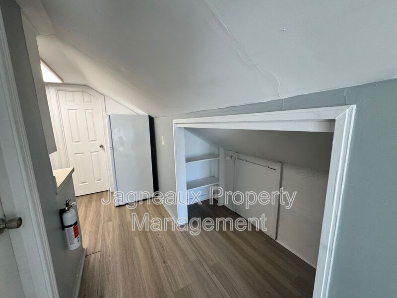 415 Ash St – photo 5