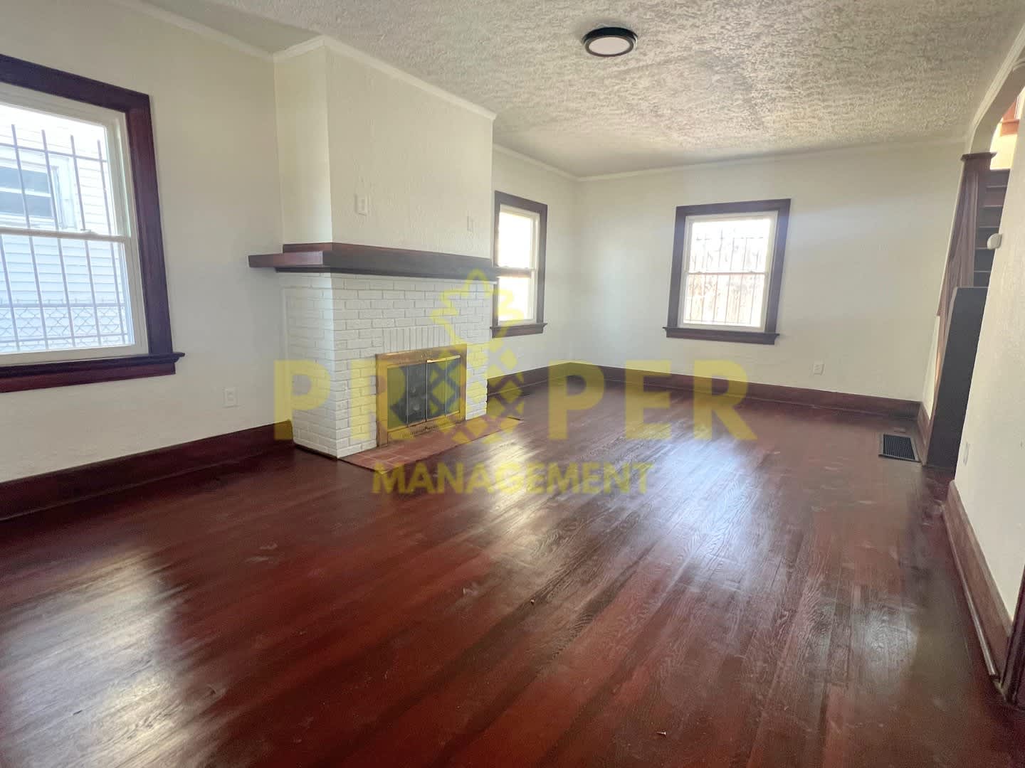 3 bedrooms 1.5 bathrooms house for rent – photo 2