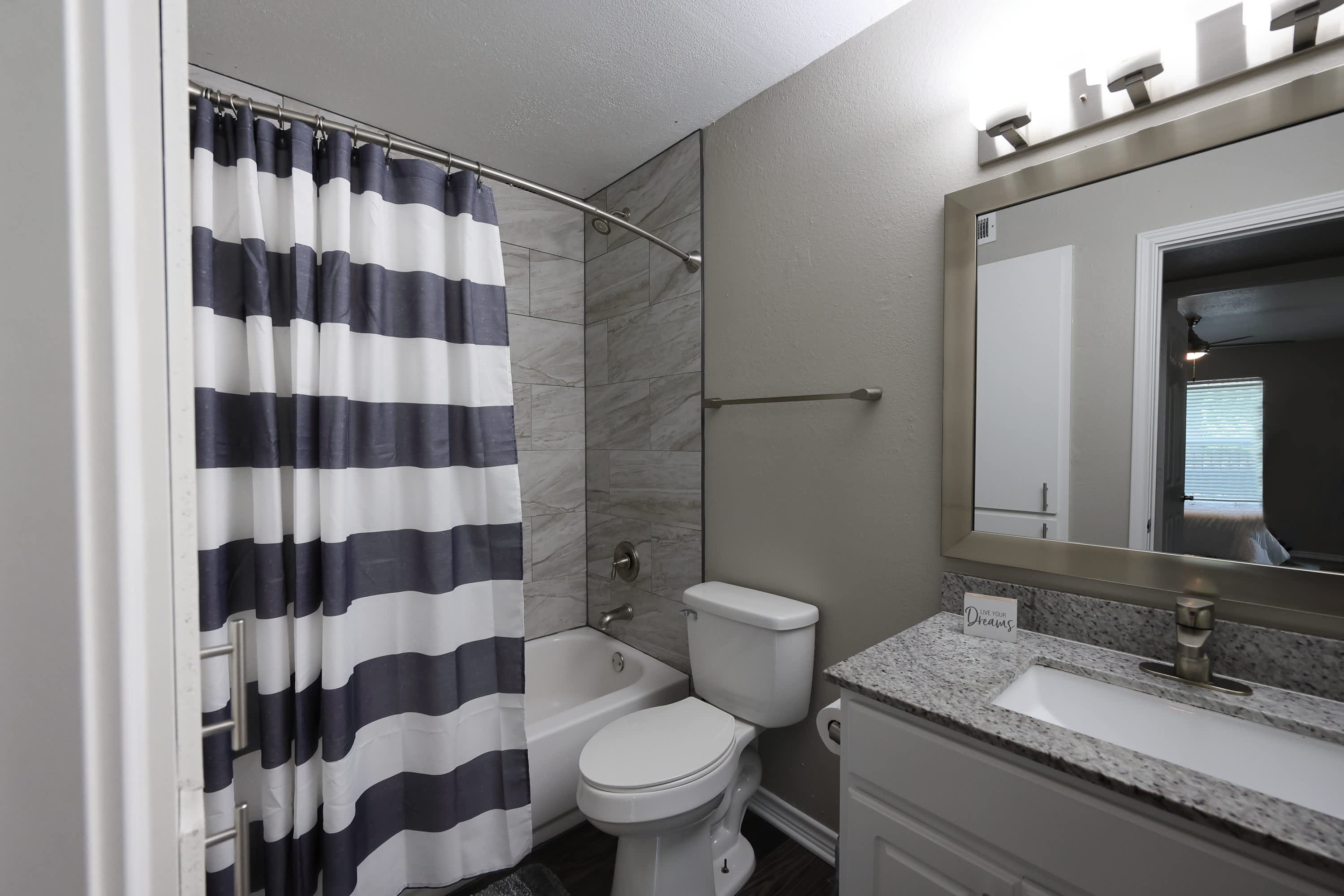 Deerwood Apartments – photo 5