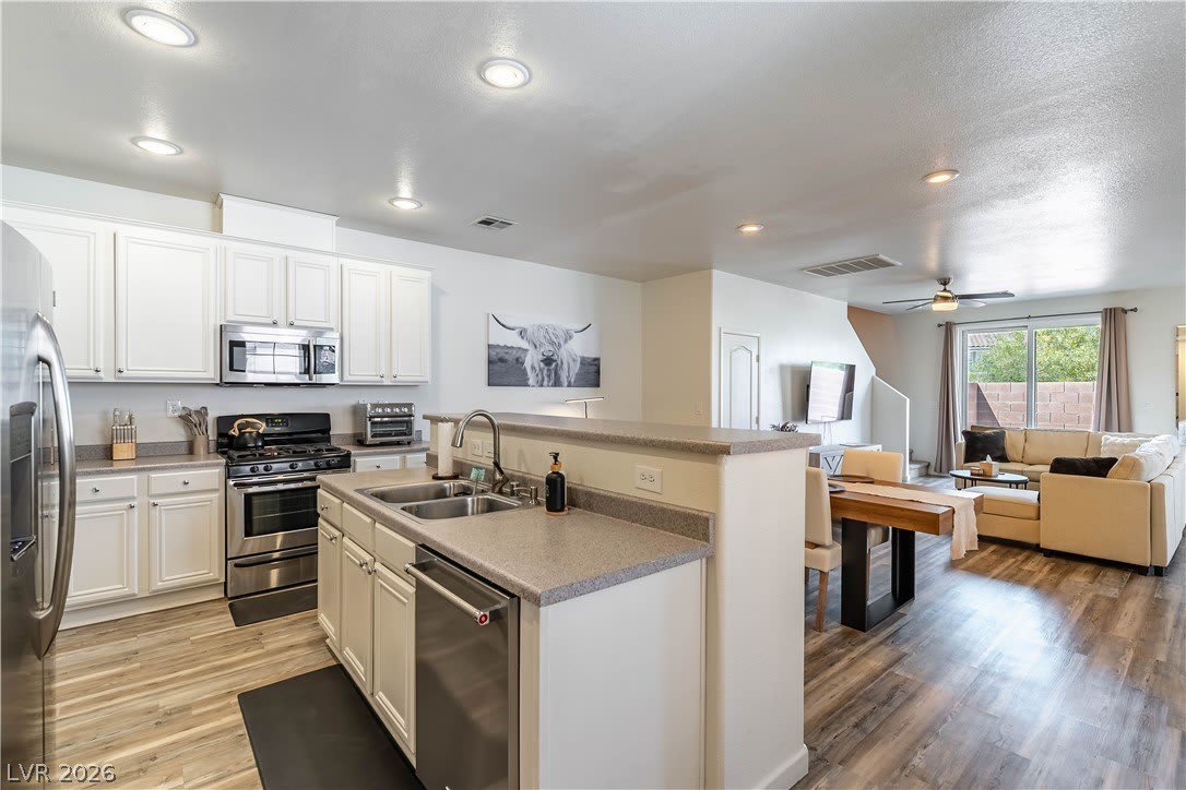 1362 Grass Creek Avenue – photo 2