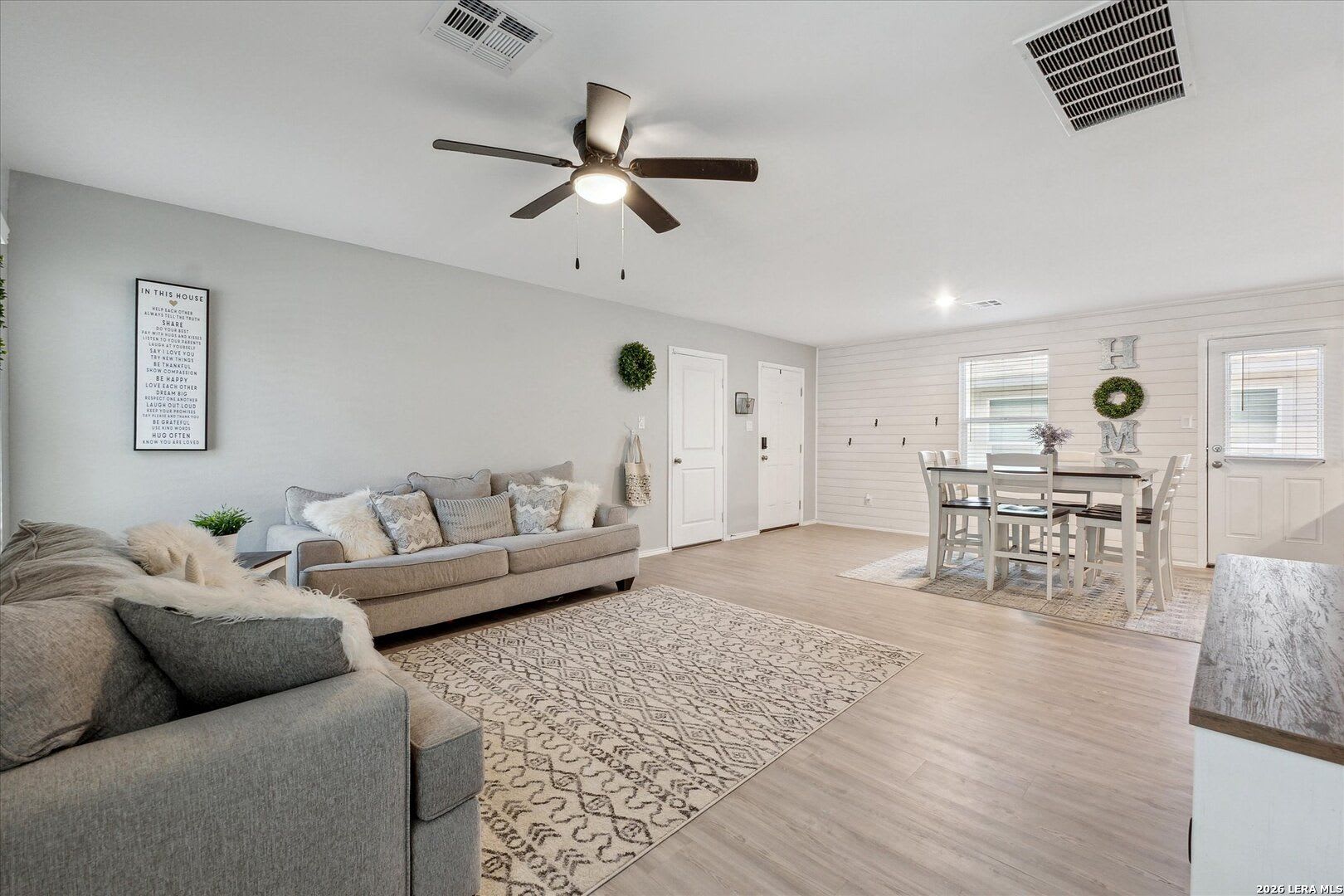 Available Now Modern 3 Bedroom Home In San Antonio – photo 5