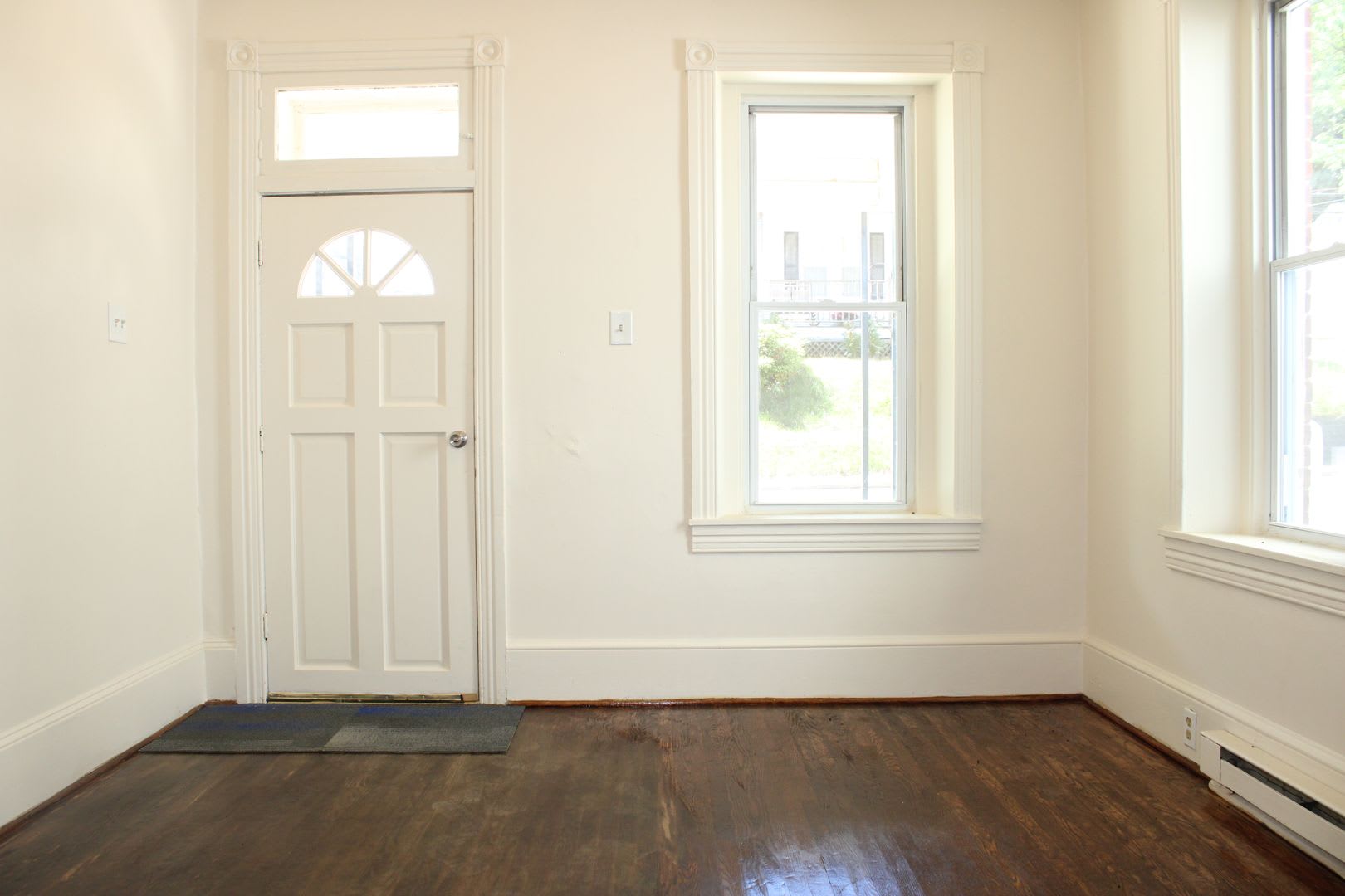 118 W Main St, Windsor, PA 17366 – photo 2