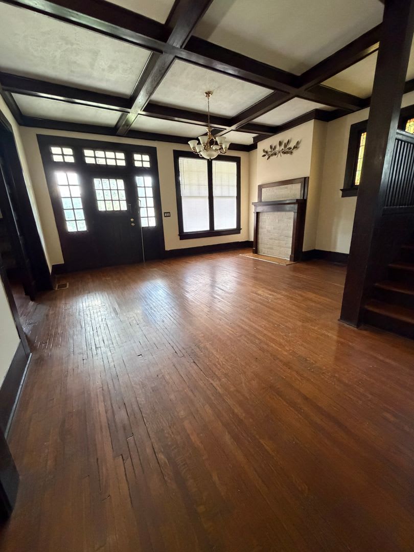 Historic 4-5 Bedroom Home – photo 2