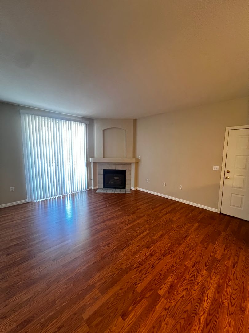 3 Bedroom Condo / One Car Garage / Gated with Community Pool – photo 5
