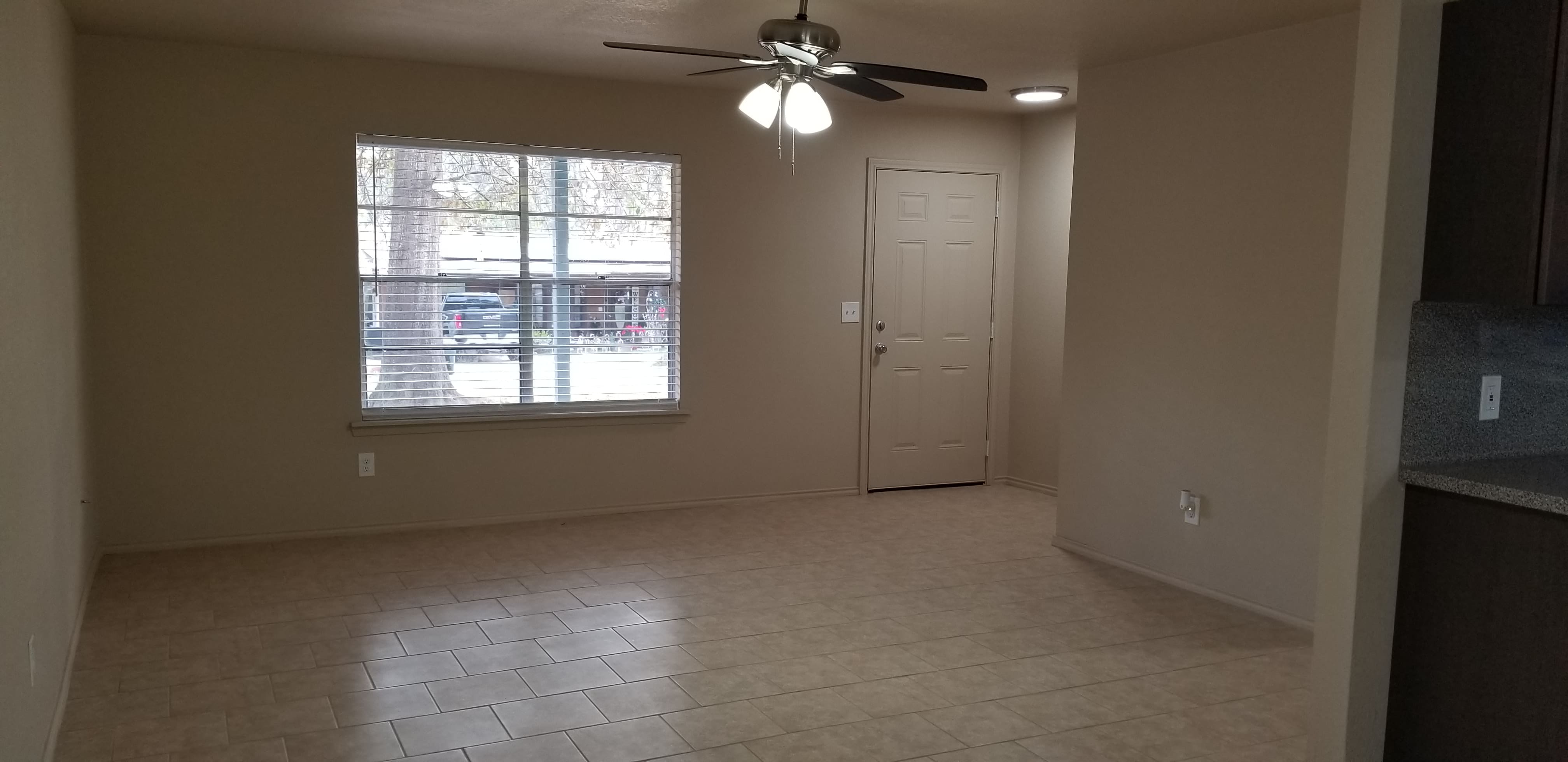 209 Saint Clair St – photo 3