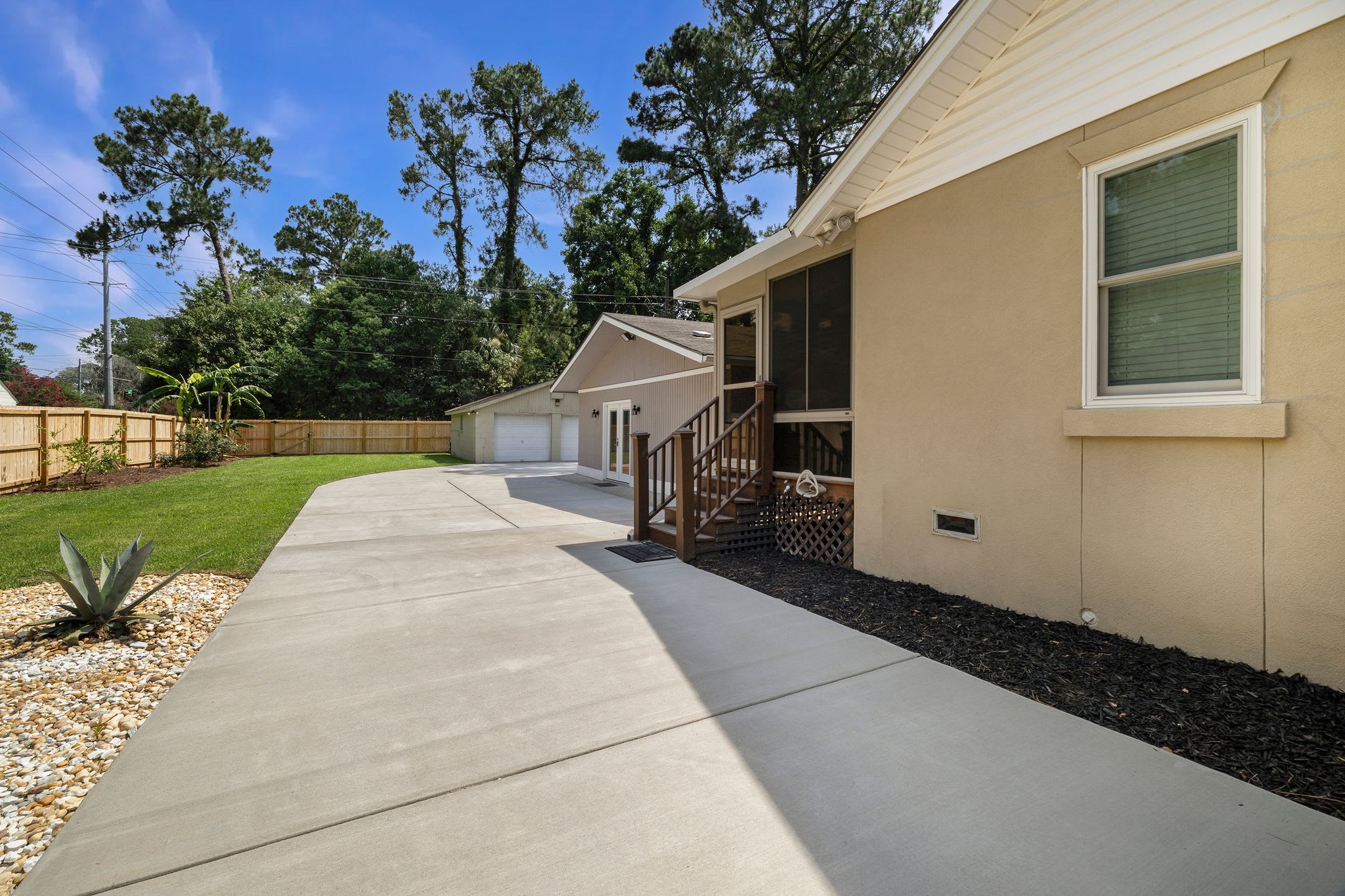 402 E 64th St – photo 4