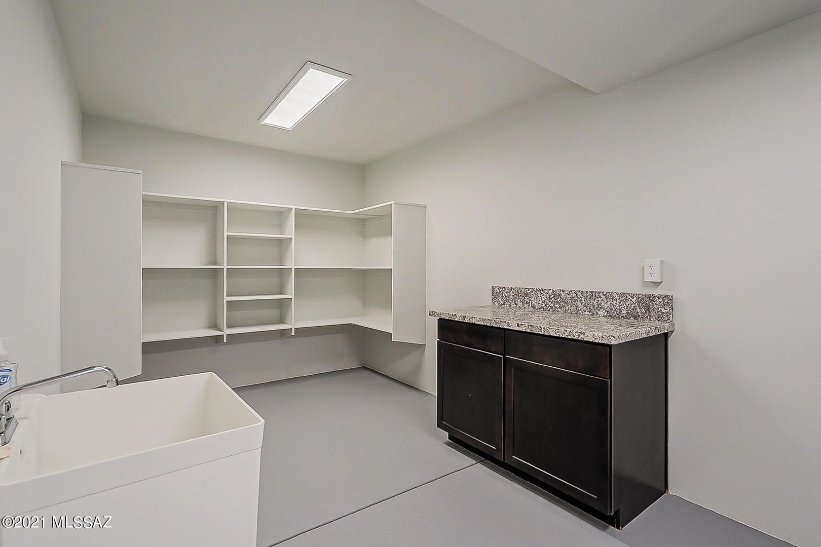 Fully Renovated 3BD/2BA with Designer Finishes – photo 4