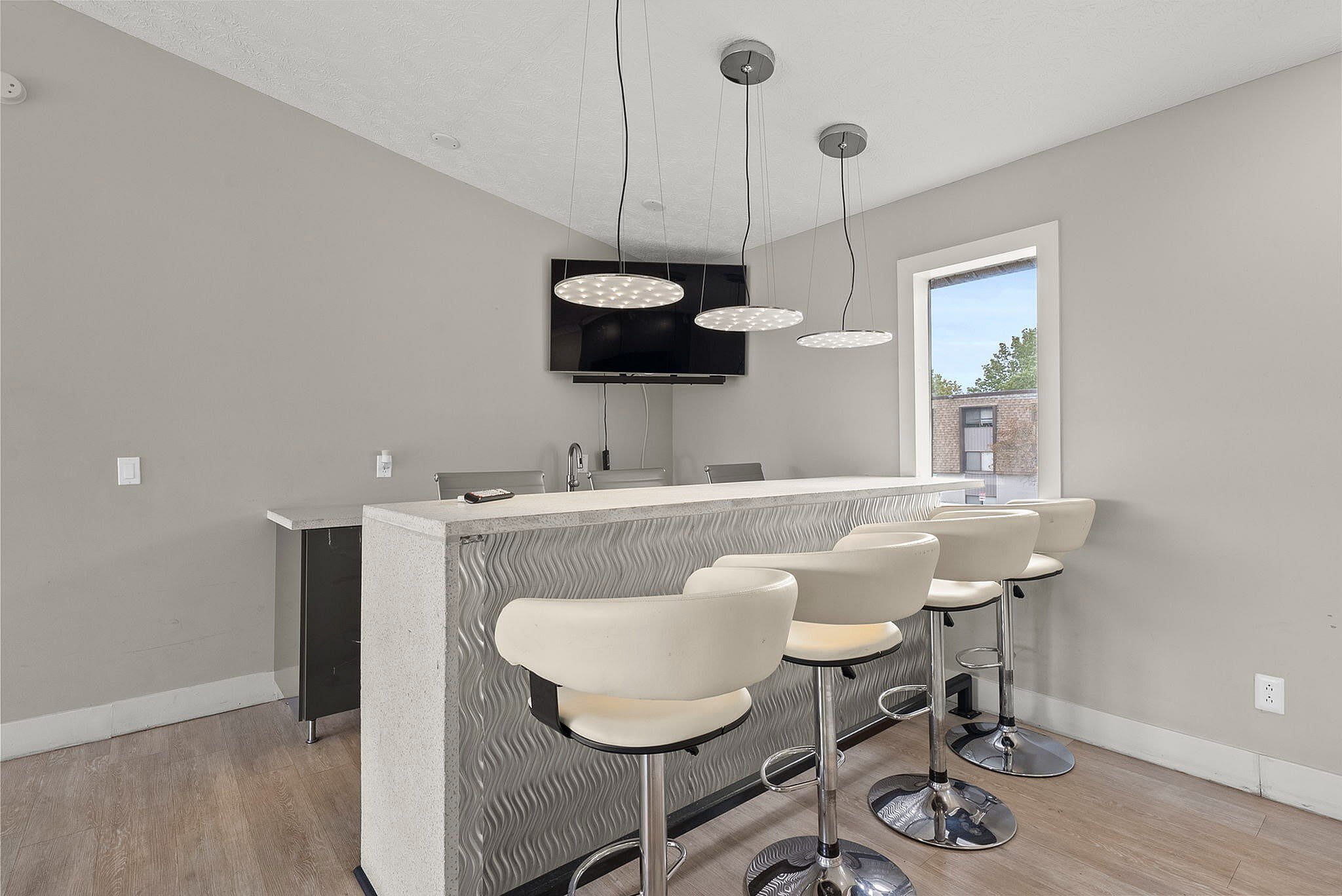 Center Court Apartments – photo 3