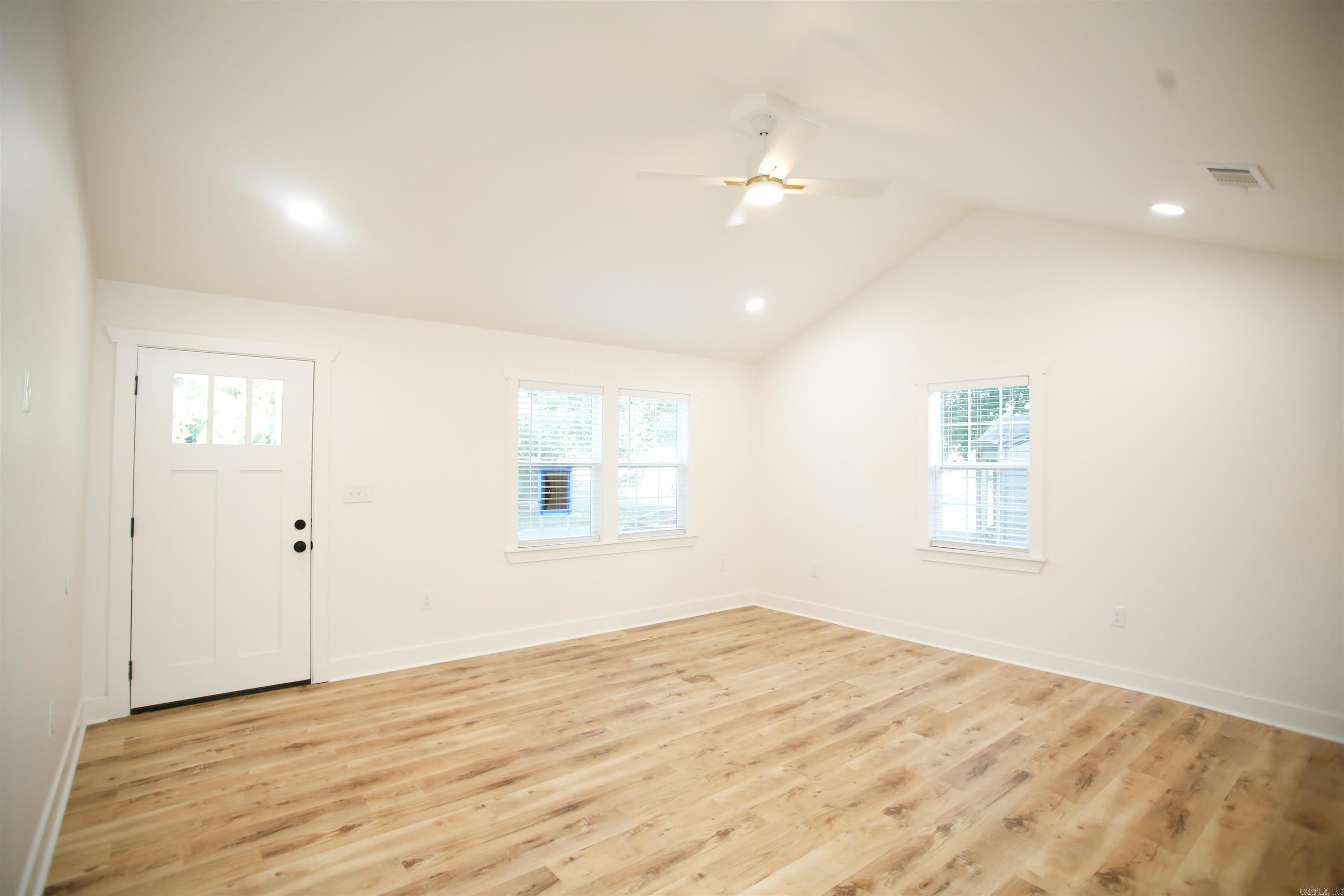 1916 Vance Street – photo 3